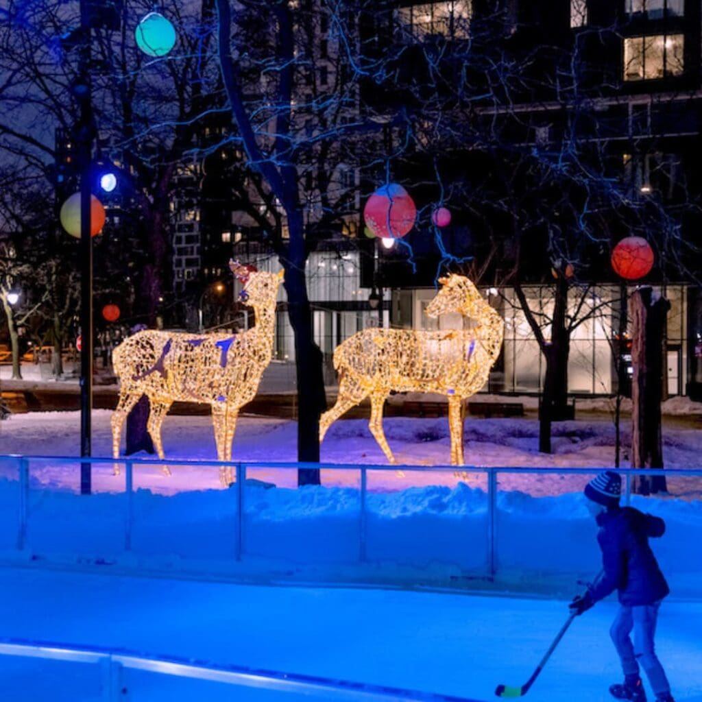 Les illuminations du square cabot au centre-ville de Montréal