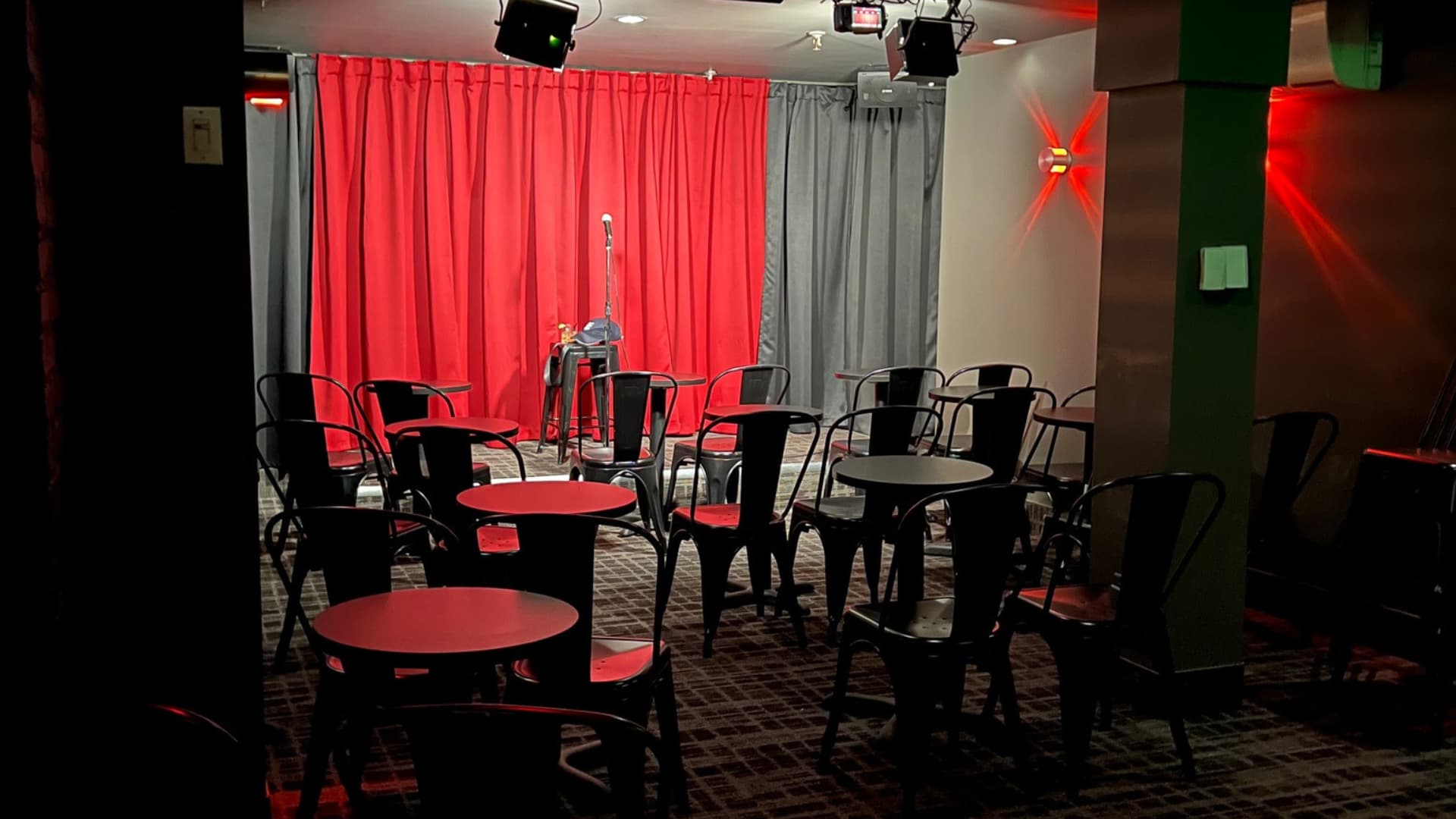 Open-mic -live-au-3rd-Floor-Comedy-Club