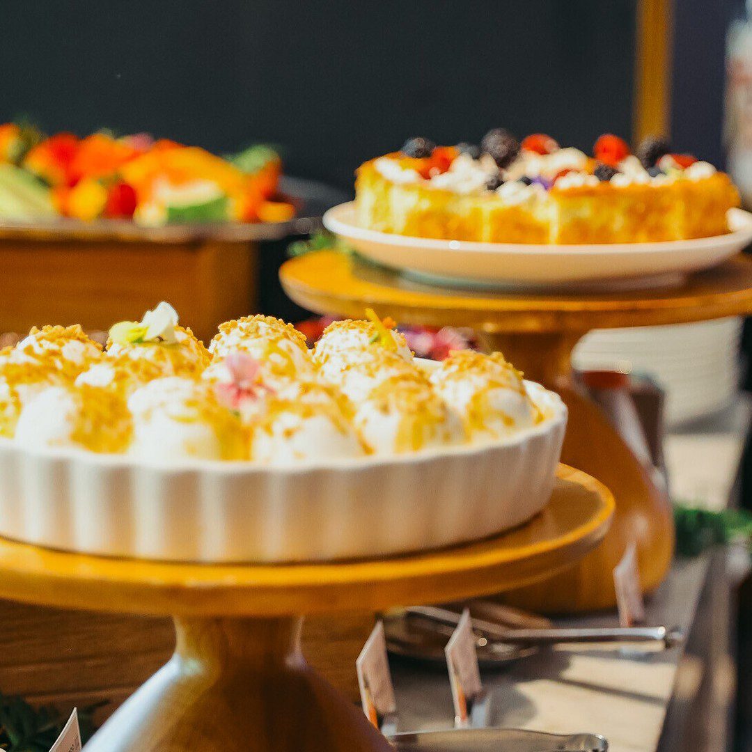 Buffet de desserts du brunch de Pâques au restaurant Rosélys