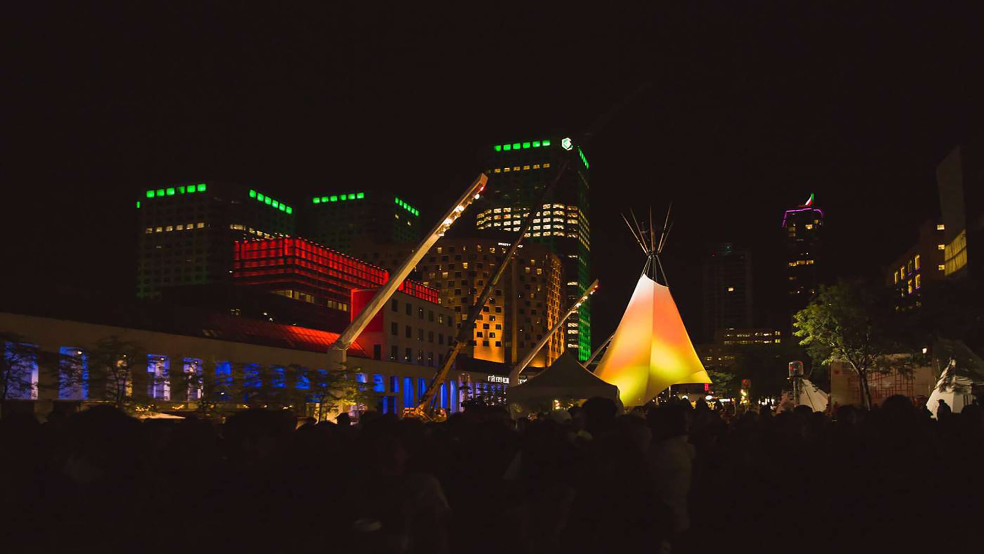 Festival International Présence Autochtone 2024 à Montréal. Célébrez les cultures autochtones avec concerts, films, danses et expositions du 6 au 15 août.