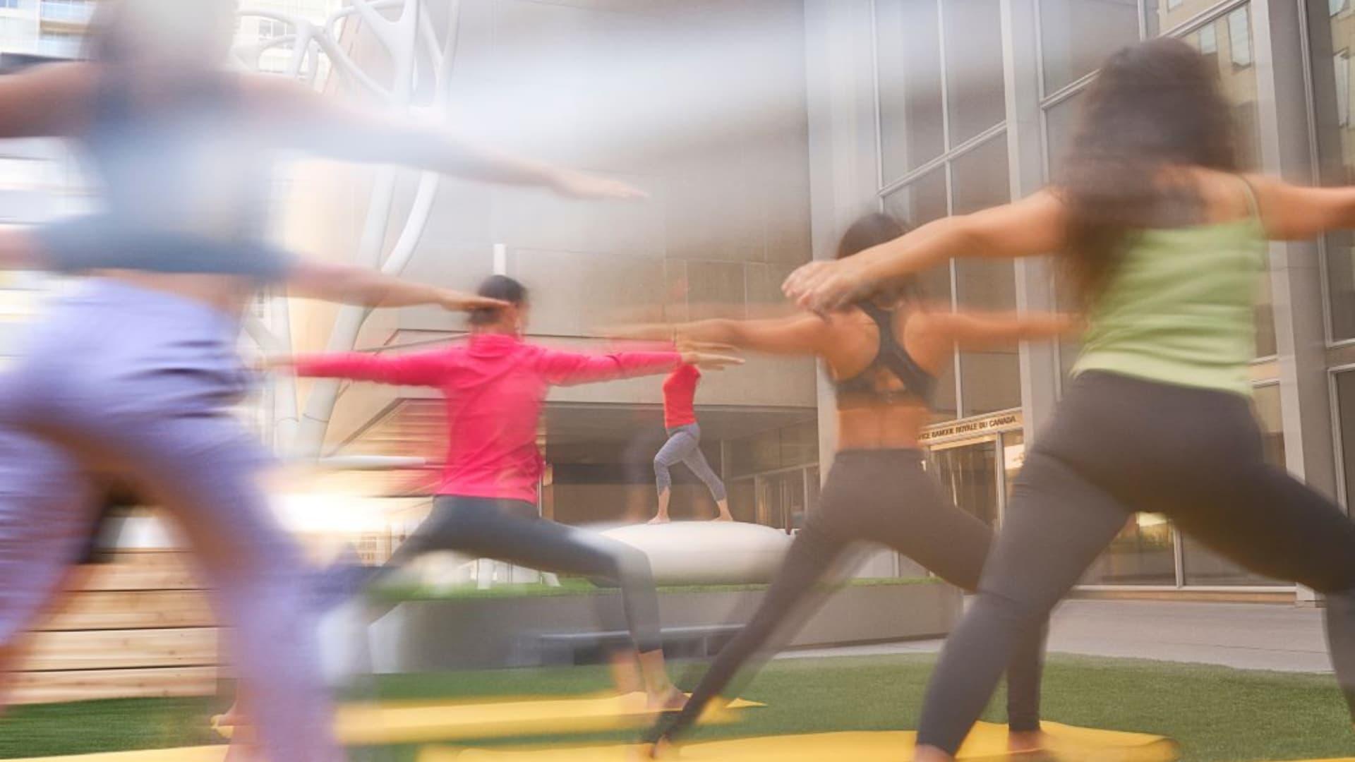 Yoga Immersif Esplanade PVM Montréal centre ville