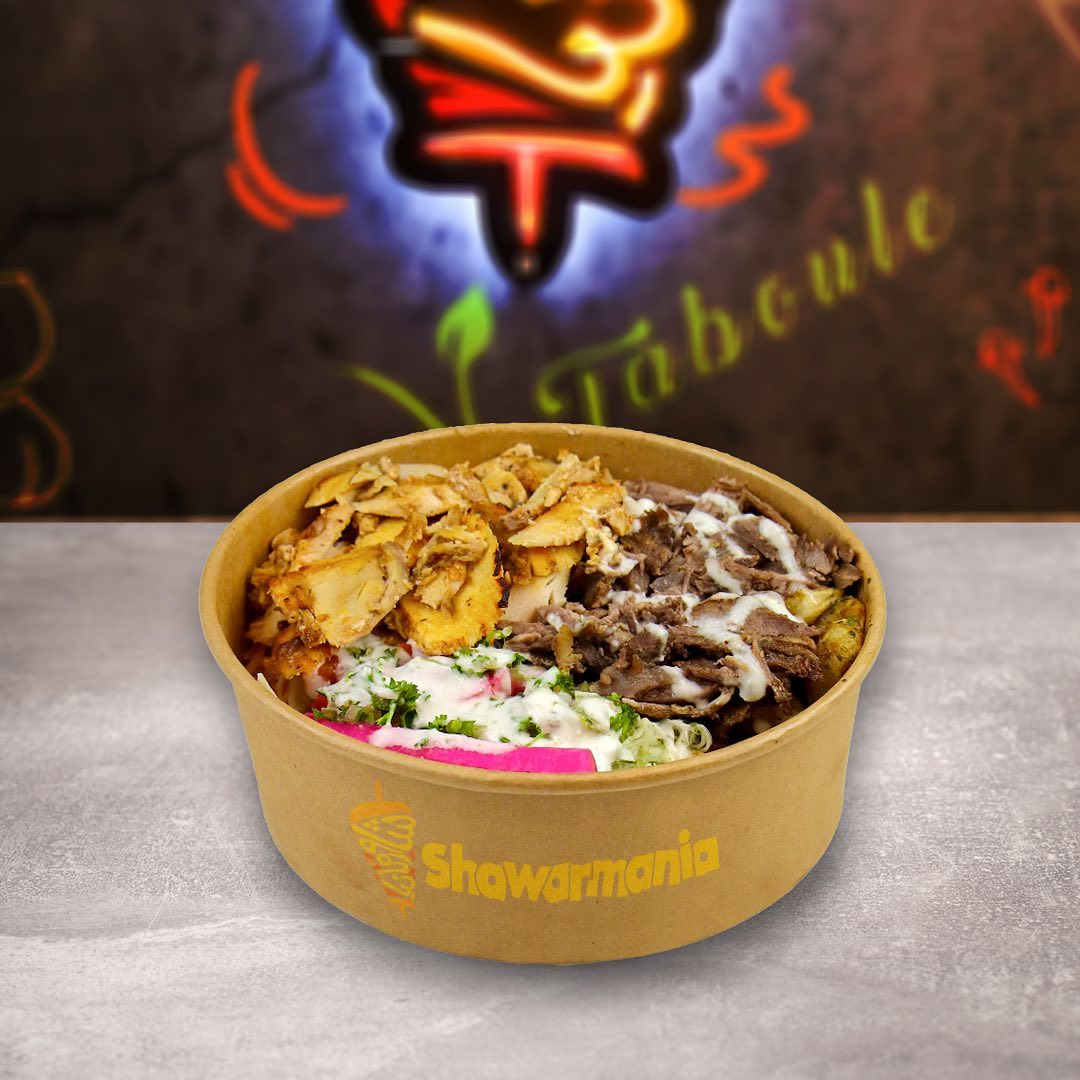 Shawarma Bowl avec garnitures fraîches chez Shawarmania à Montréal.