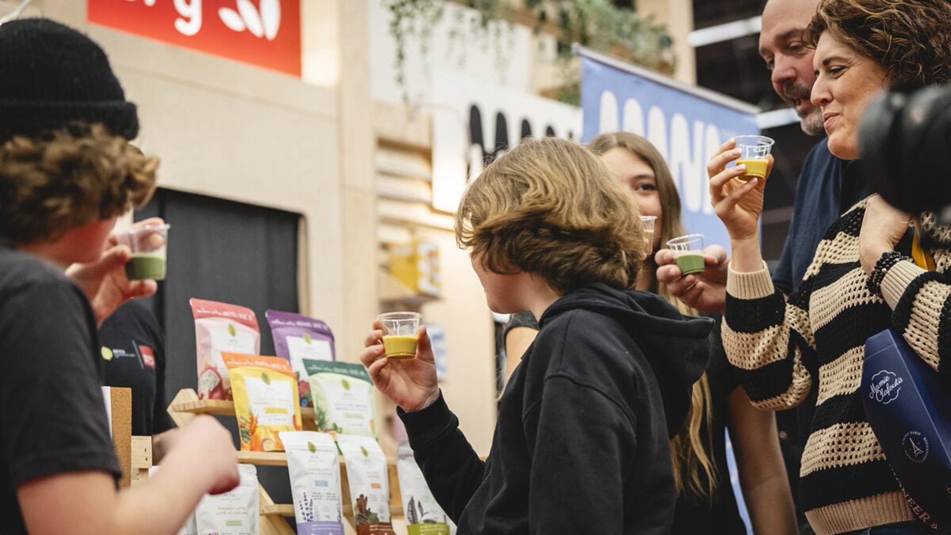 Healthy product tasting at Expo Manger Santé et Vivre Vert in Montreal.